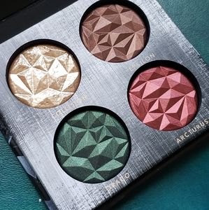 Linda Hallberg Metallic Mysteries 2